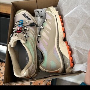 Salomon XT brand new sneakers - unisex men's 8.5 women's 9.5